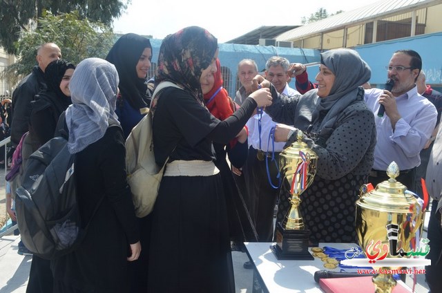 فيديو: الثانوية الشاملة واختتام الدوري الرياضي لكرة القدم المصغرة على اسم الشهيد صهيب فريج 